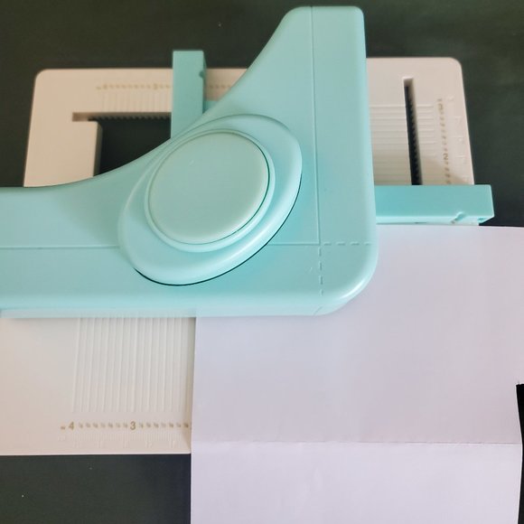 We R Memory Keepers Square Punch Board - Picture 8 of 9